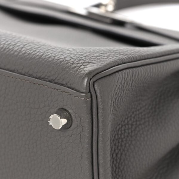 Togo Kelly Retourne 28 Etain