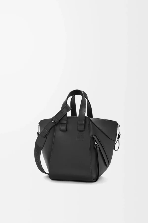 2eb2e2bf5fbf2f042a6d799c6102ed5c-scaled-1.webp Compact Hammock bag in satin calfskin