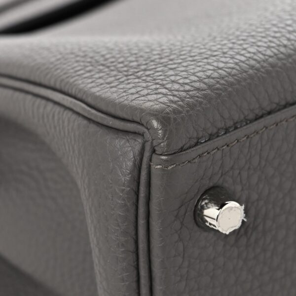 Togo Kelly Retourne 28 Etain