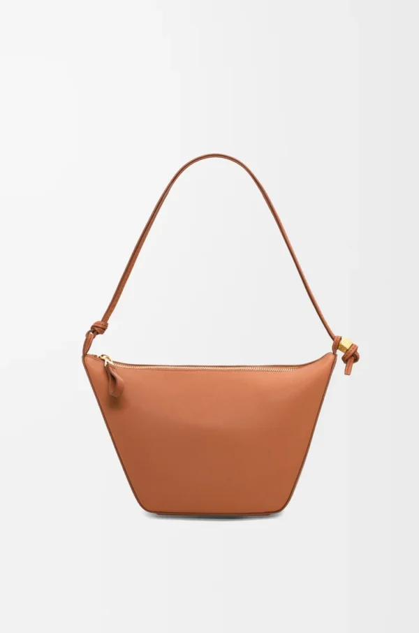 3c60f183c90bb52258eb00fb700736e4.webp Mini Hammock hobo in classic calfskin