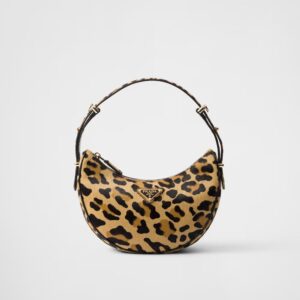 5f1369f58859b403196d1674da7f77ef.jpg Prada Arqué printed leather shoulder bag