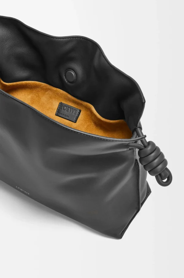 6c7dfe019b31ae4423e9125cca644461-scaled-1.webp Medium Flamenco clutch in nappa calfskin