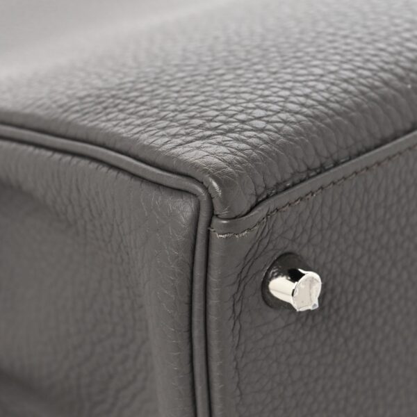 Togo Kelly Retourne 28 Etain