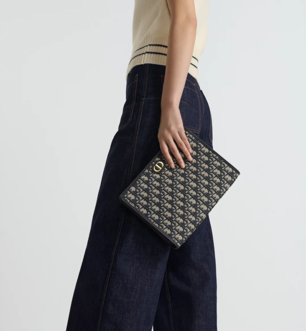 30 Montaigne Dea Pouch