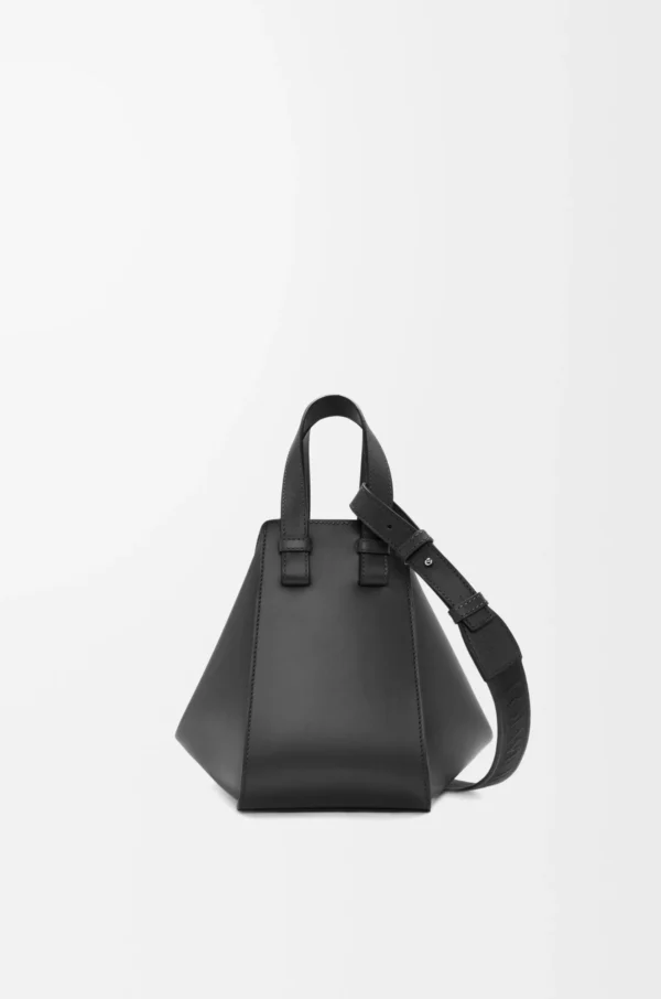 9c2ff78e1ca8f9bb25e733bbafc24838-scaled-1.webp Compact Hammock bag in satin calfskin