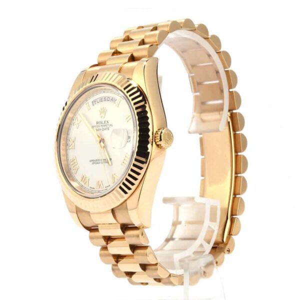 Rolex-Day-Date-Roman-Dial-Replica-Left.jpg DayDate President 118235 Replica