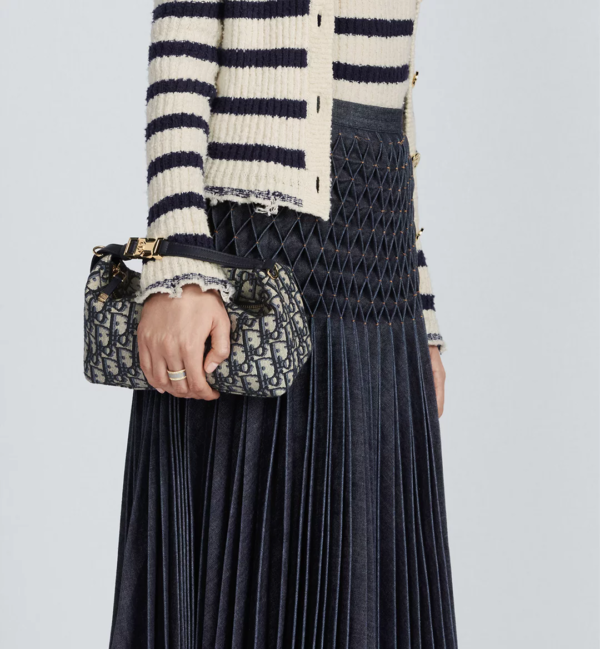 Medium DiorTravel Nomad Pouch