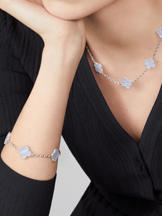 ScreenShot_2026-01-31_172419_466 Van Cleef & Arpels Vintage Alhambra bracelet, 5 four-leaf lucky pattern Replica