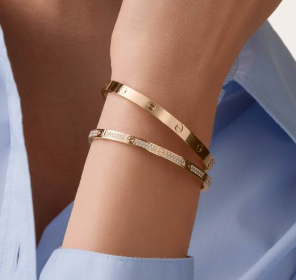ScreenShot_2026-02-01_131229_849 Cartier Love Collection Small Size Bracelet Fully Paved with Diamonds – Replica